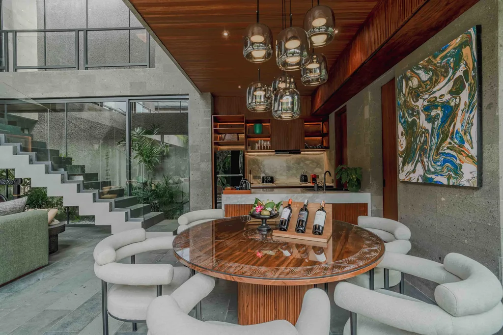 Elegant 3-Bedroom Contemporary Villa in Ubud — photo 3