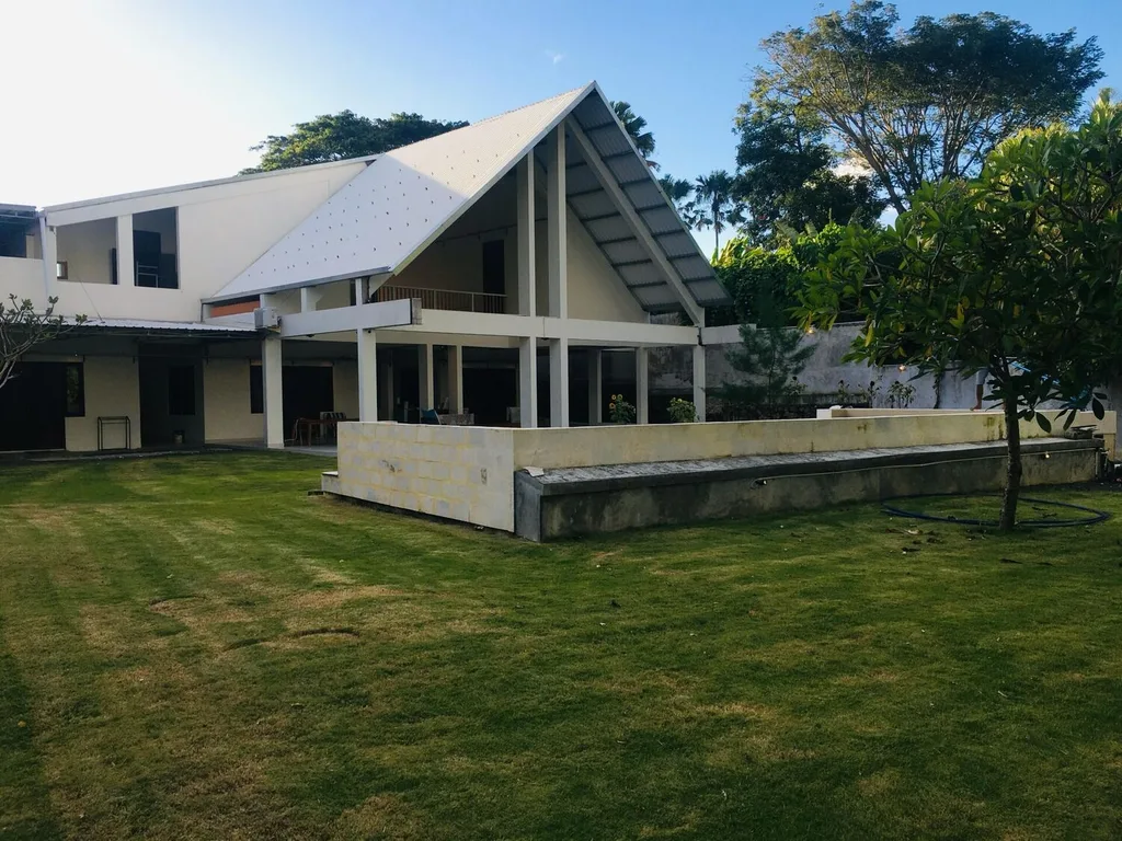 Freehold Land for Sale with Bonus Villa Structure in Canggu — photo 3