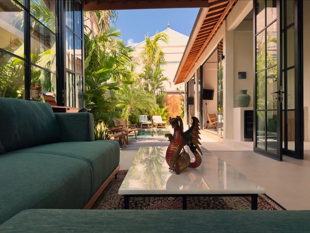 Beachside Modern 2-Bedroom Villa in Central Legian, Kuta — photo 5