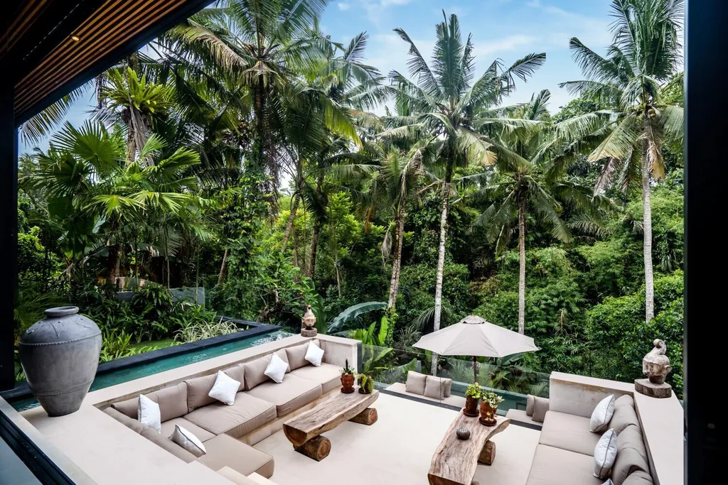 Luxurious 5-Bedroom Villa in Ubud for Sale — photo 3