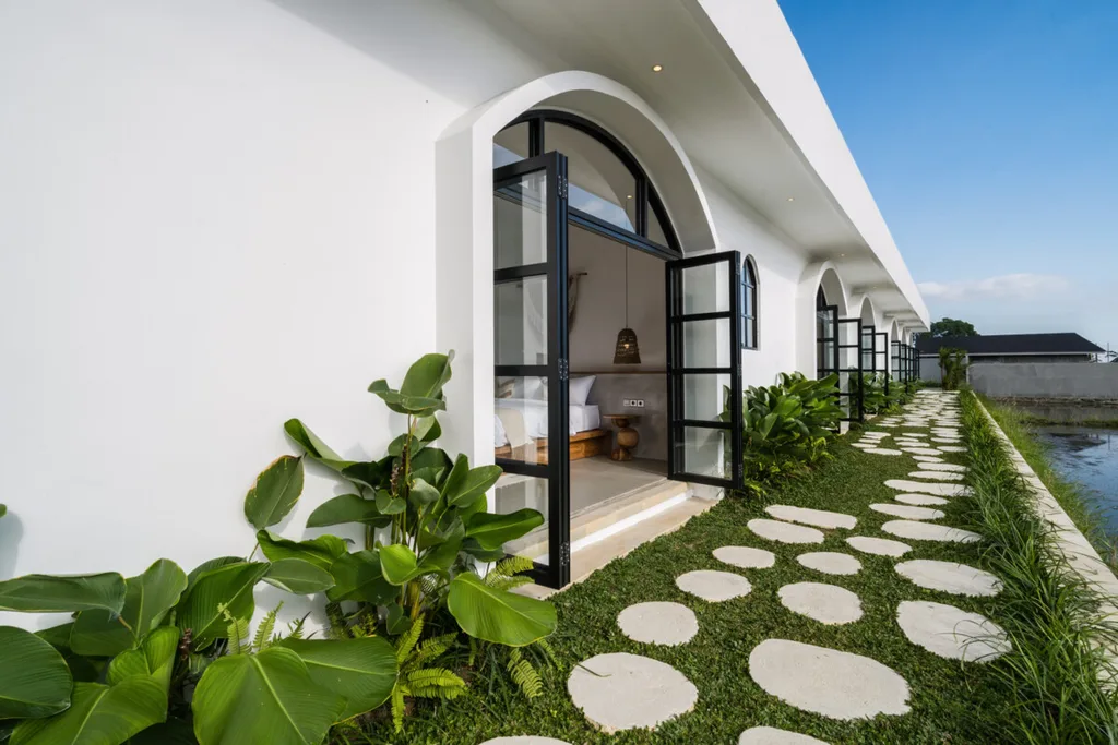 Elegant Modern Villa with Rice Field View in Mas, Ubud for Sale — photo 3