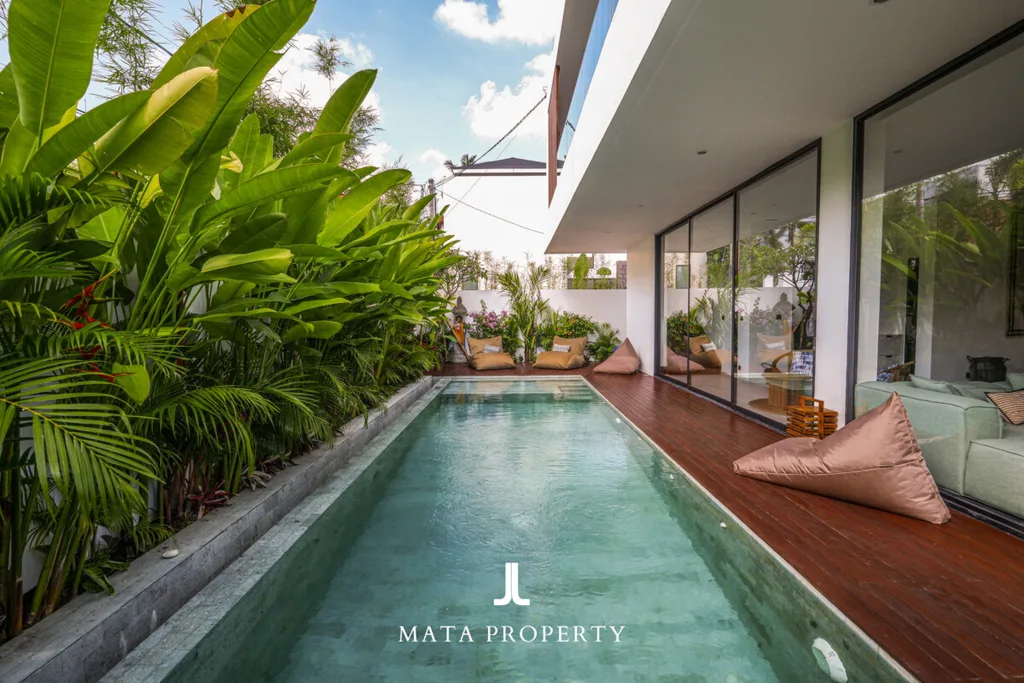 Elegant Contemporary Villa in Kerobokan for Sale