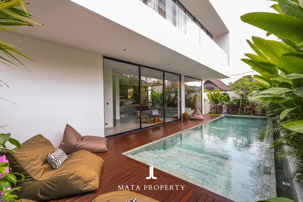 Elegant Contemporary Villa in Kerobokan for Sale — photo 2