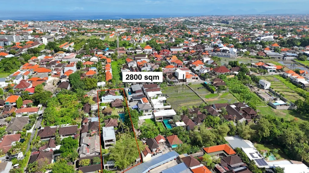 Two Luxury Traditional-Style Villas for Sale in Kerobokan — photo 5