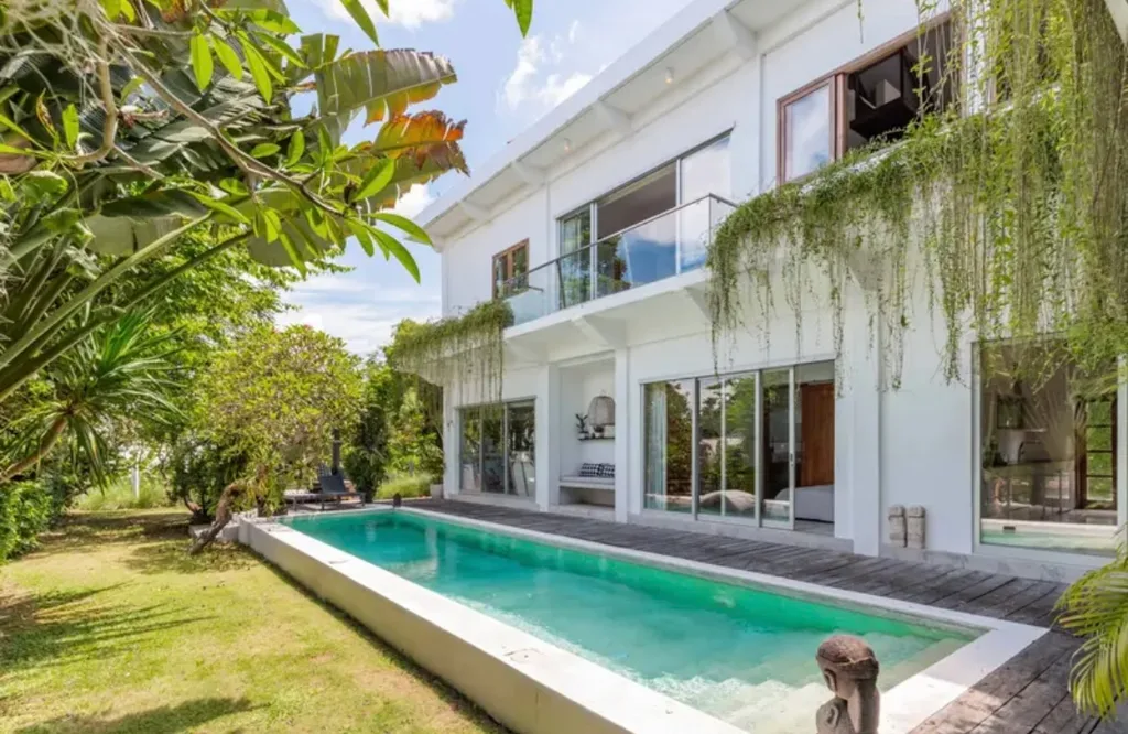 14 are Land with Spacious 5 Bedrooms Villa in Umalas for Sale