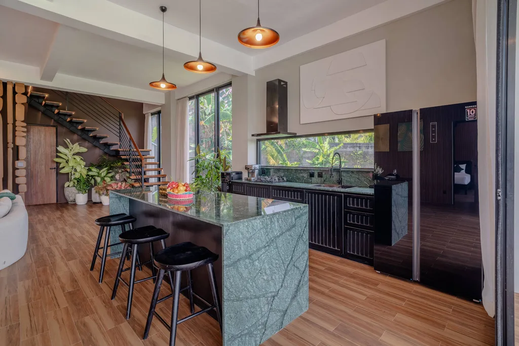 Luxury Modern Tropical Villa in Babakan Canggu for Sale — photo 4