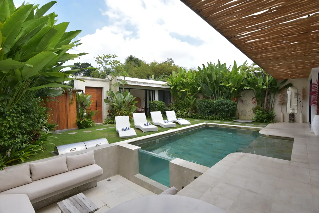 Tropical 4 Bedroom Villa in Umalas for Sale — photo 3