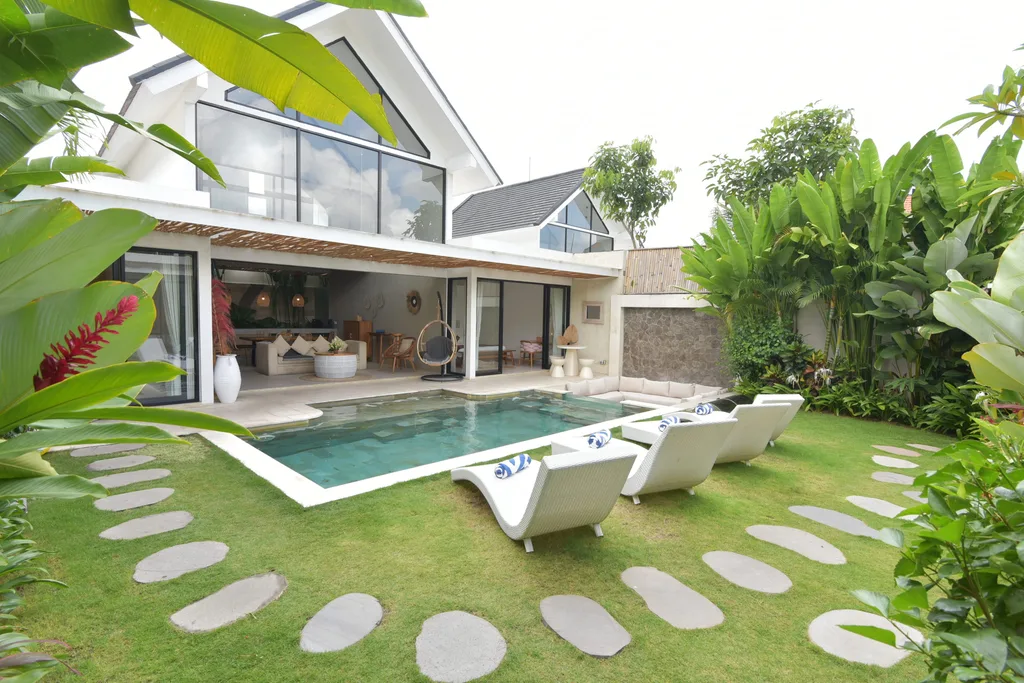 Tropical 4 Bedroom Villa in Umalas for Sale