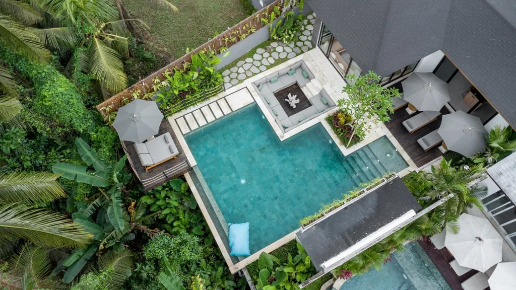 Spacious 5-Bedroom Jungle Villa for Sale in Ubud — photo 2