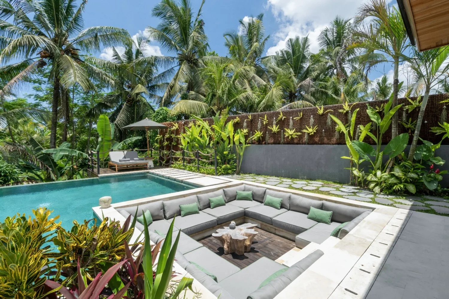 Spacious 5-Bedroom Jungle Villa for Sale in Ubud