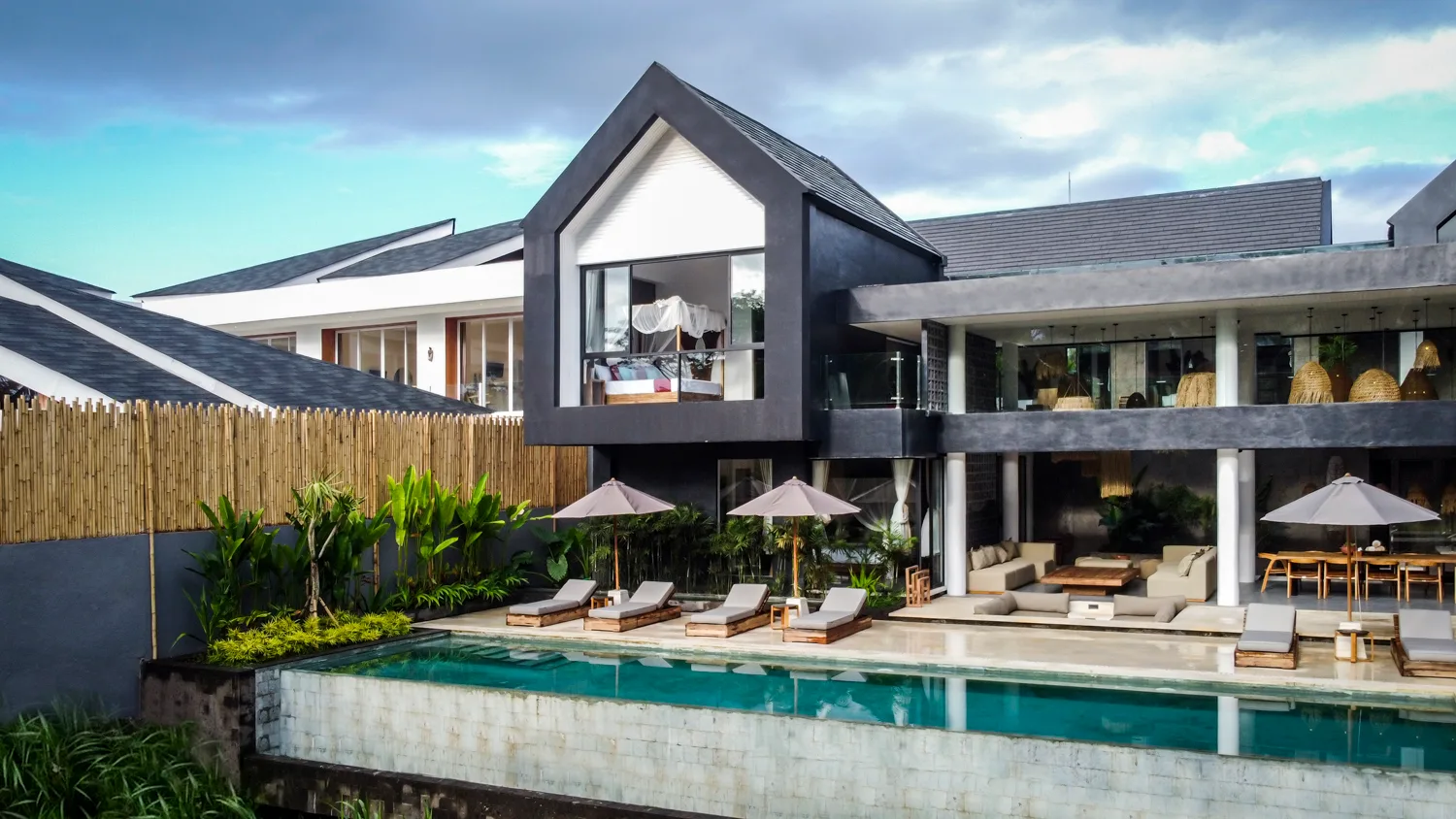 Spacious 6-Bedroom Villa in Central Ubud for Sale