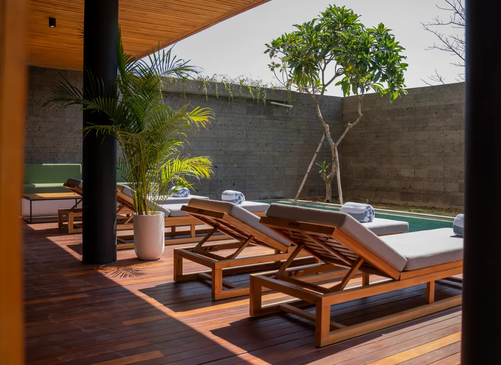 Contemporary 4-Bedroom Villa in Berawa, Canggu — photo 2