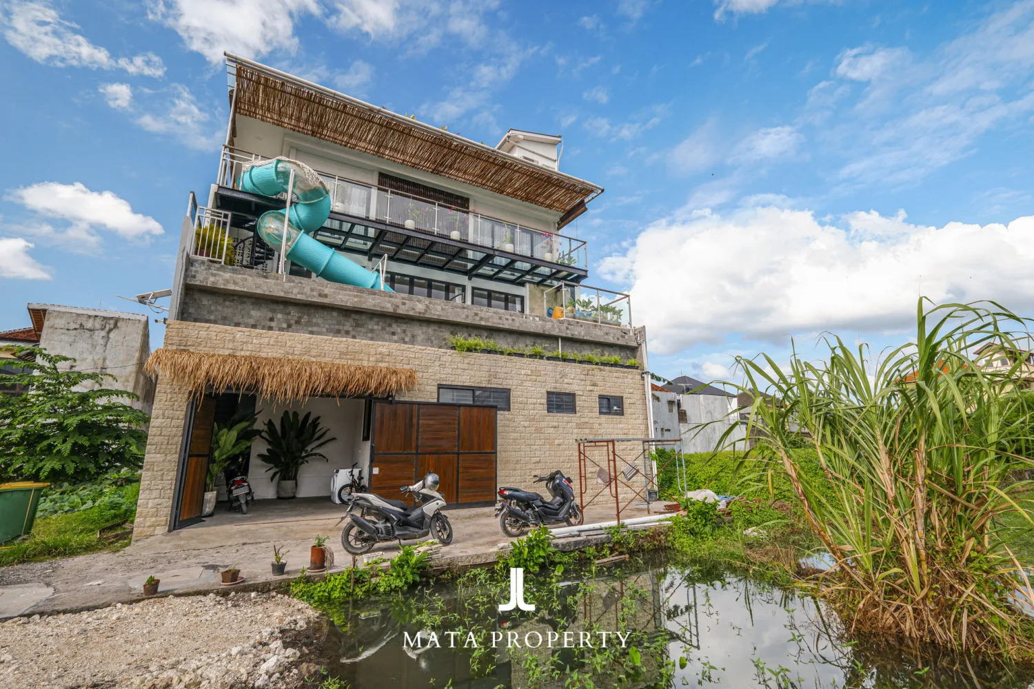 Modern 3-Storey Villa with Bonus Lease Land in West Denpasar