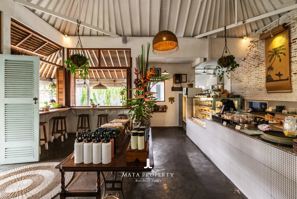 Vegetarian Café Restaurant for Sale in Canggu — photo 3