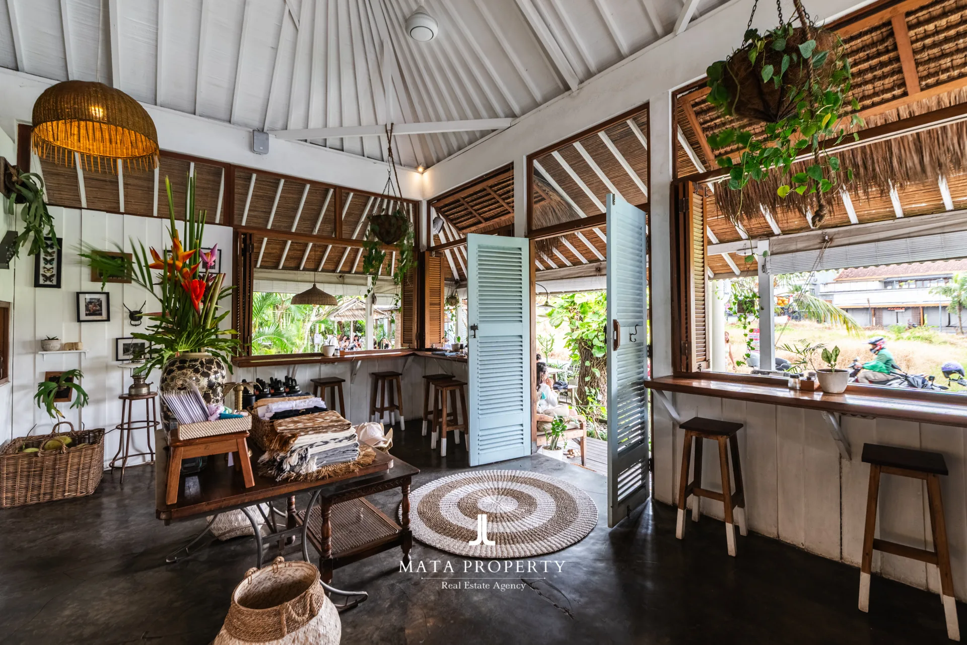 Vegetarian Café Restaurant for Sale in Canggu