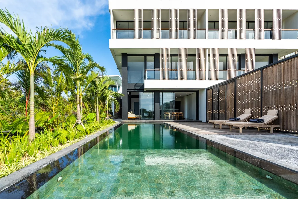 Luxurious 6 Bedrooms Villa in Balangan with Rooftop — photo 2