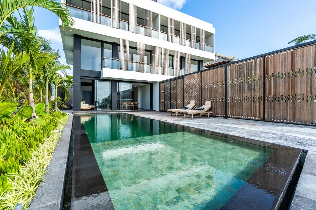 Luxurious 6 Bedrooms Villa in Balangan with Rooftop — photo 3