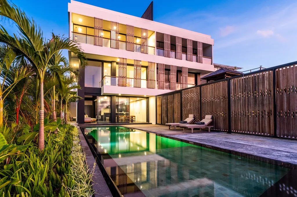 Luxurious 6 Bedrooms Villa in Balangan with Rooftop