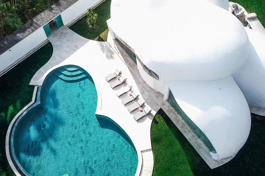 Beachfront Villa in Tabanan for Sale with Views — photo 3