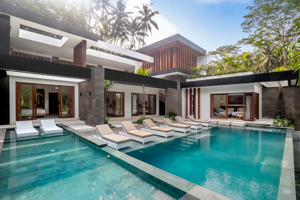 Private 5-Bedroom Jungle Villa in Ubud for Sale — photo 3