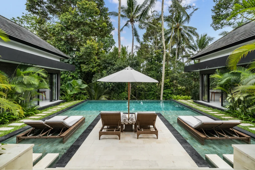 High-ROI 6-Bedroom Jungle Villa for Lease in Ubud
