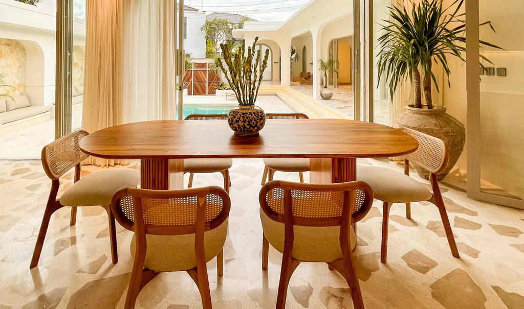 Chic 3-Bedroom Villa in Kerobokan for Sale — photo 4