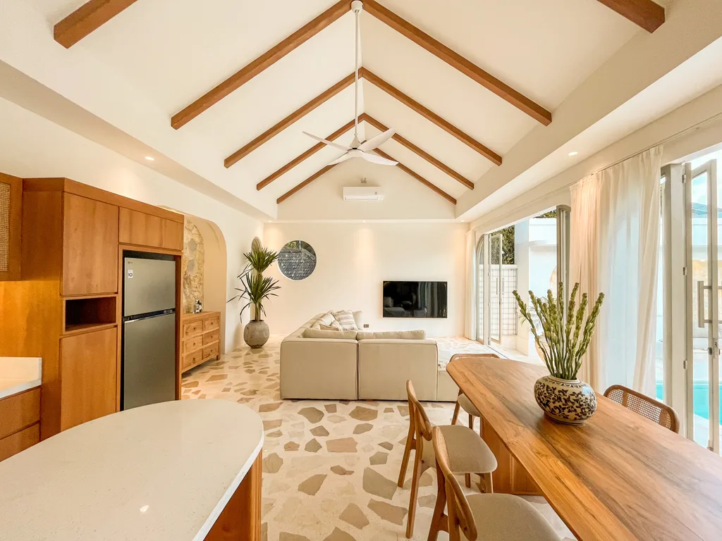 Chic 3-Bedroom Villa in Kerobokan for Sale — photo 5