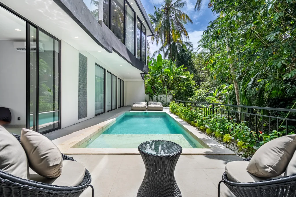 Luxurious 3 Bedrooms Villa in Mas Ubud for Sale — photo 2