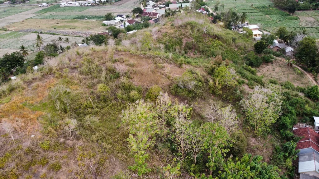 Freehold Hilltop Land in Central Lombok for Sale — photo 5