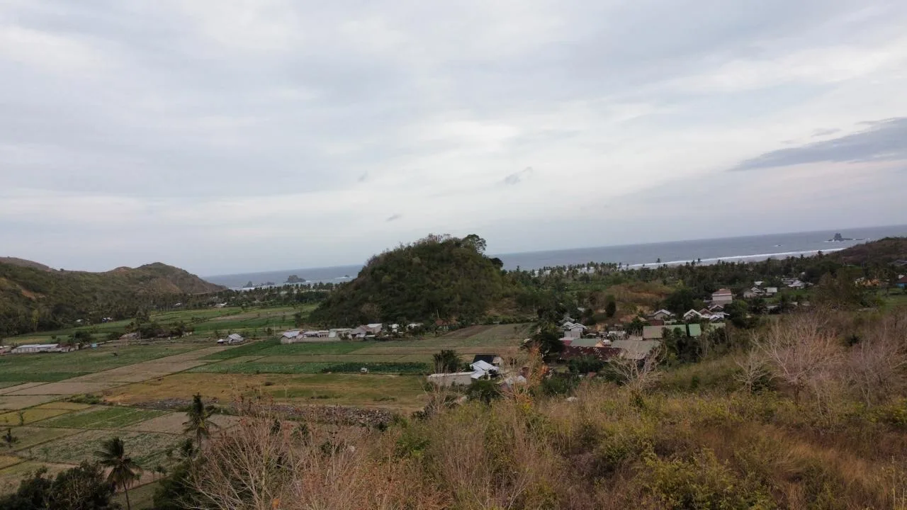 Freehold Hilltop Land in Central Lombok for Sale
