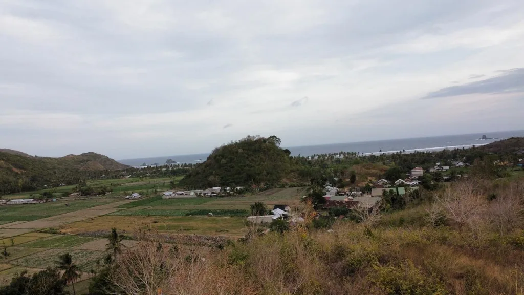 Freehold Hilltop Land in Central Lombok for Sale