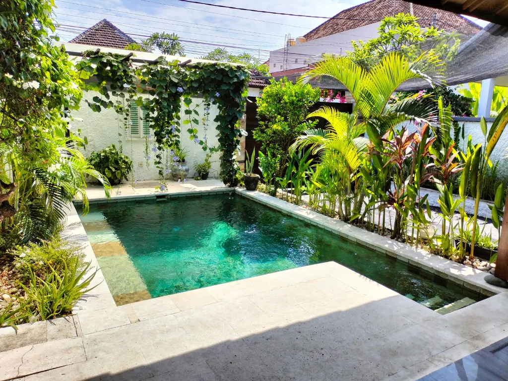 Cozy Tropical Villa for Sale in Sanur — photo 2