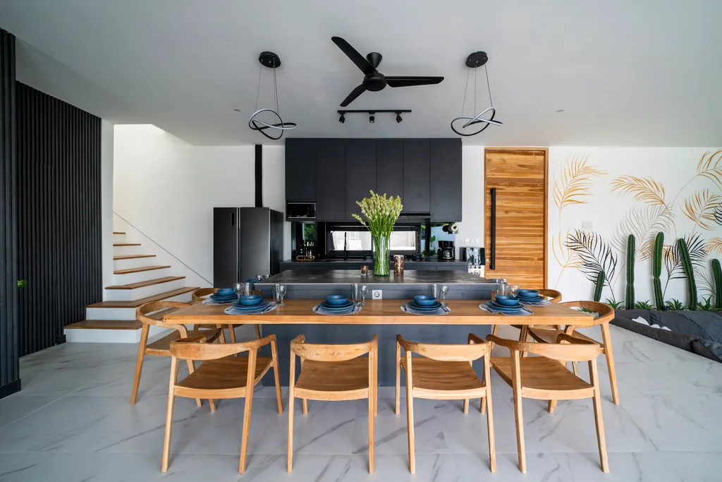 Modern 5-Bedroom Villa for Lease in Padang Linjong, Canggu — photo 2