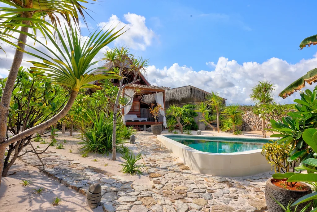 Beachfront Villa and Bungalows for Sale in Rote Island — photo 5
