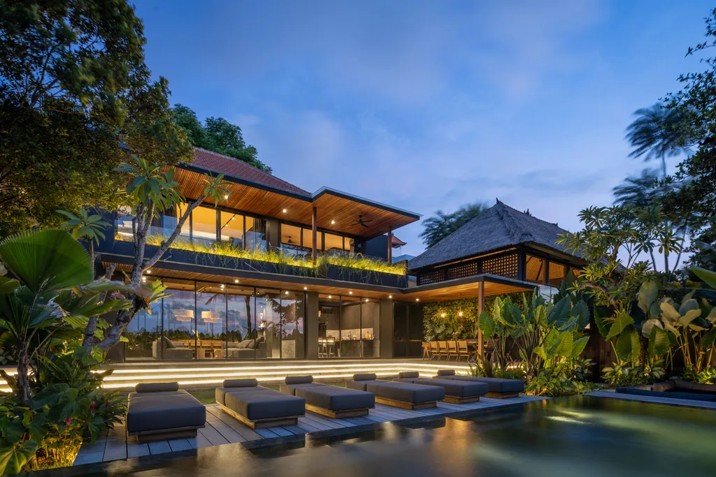 Luxury Modern Villa in Pererenan with Rice Field Views — photo 2