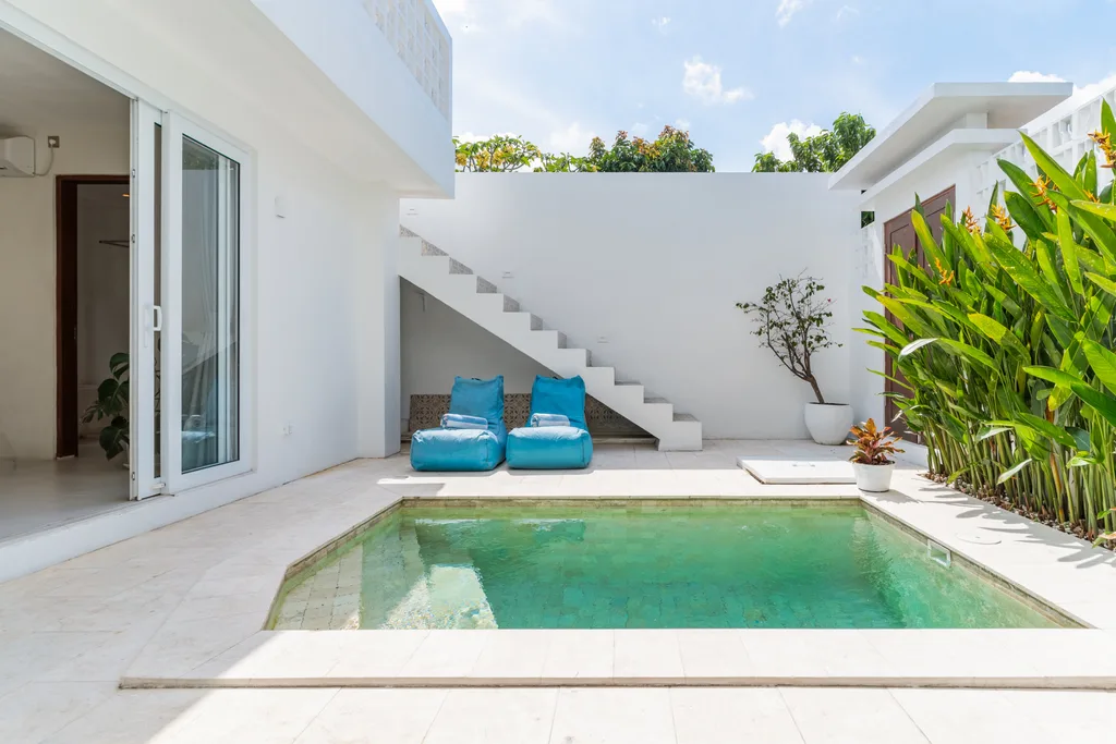 Modern 1 Bedroom Villa with Office in Central Canggu for Sale — photo 2