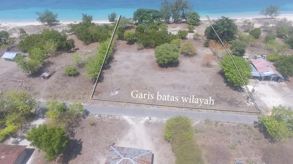 Freehold Beachfront Land in Sumba for Sale — photo 2