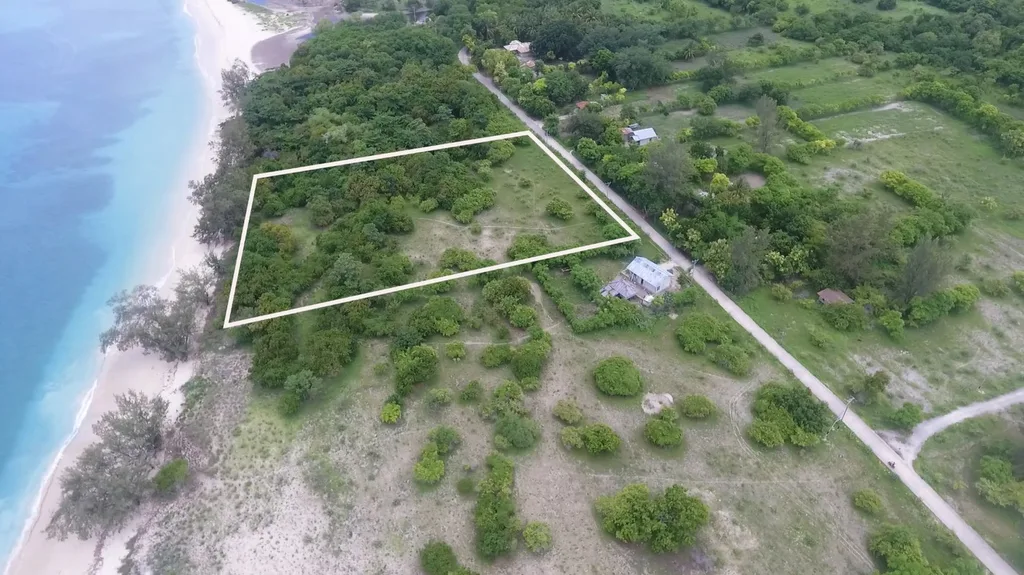 FREEHOLD 40 ARE BEACHFRONT LAND IN LENANG, SUMBA — photo 2