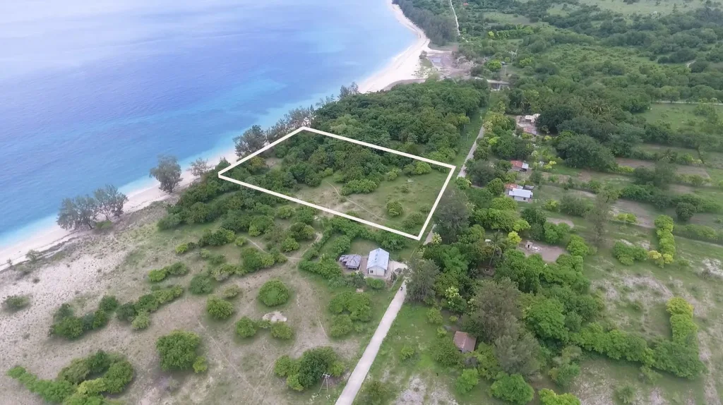 FREEHOLD 40 ARE BEACHFRONT LAND IN LENANG, SUMBA — photo 3