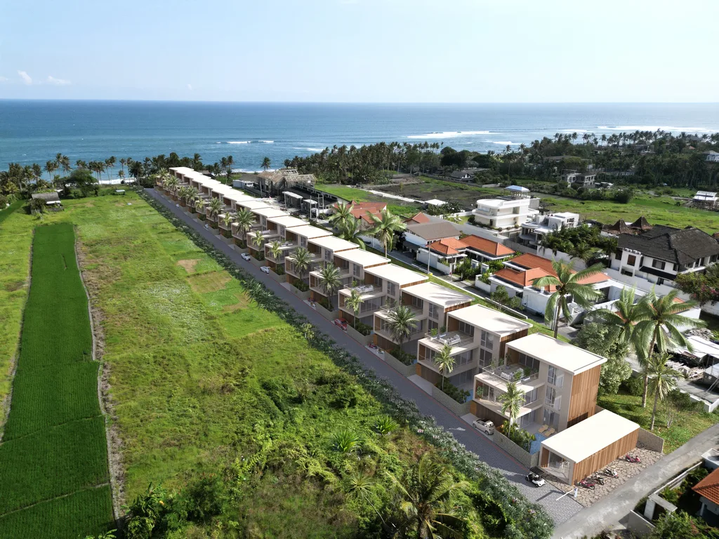 Oceanfront Luxury Villas in Seseh for Sale — photo 2