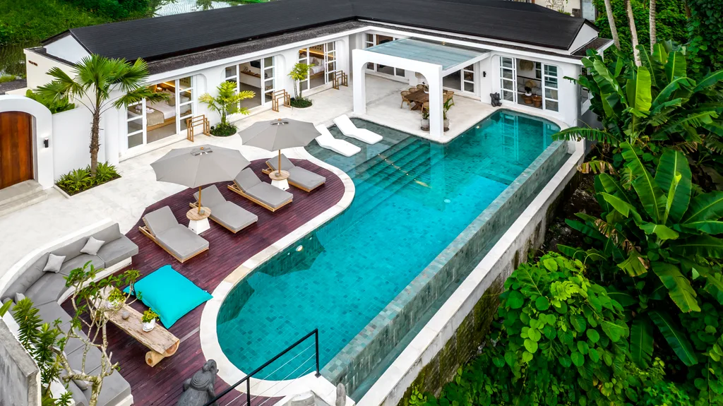 Jungle-View 3 Bedroom Villa in Peliatan, Ubud for Sale — photo 2