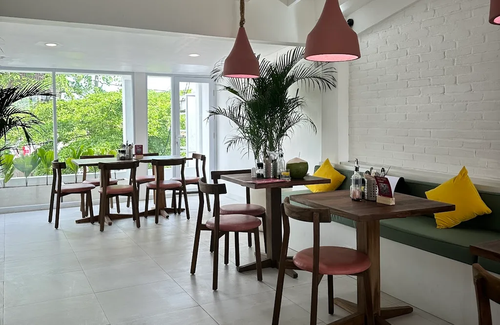 Salad Bar & Restaurant in Canggu for Sale — photo 3