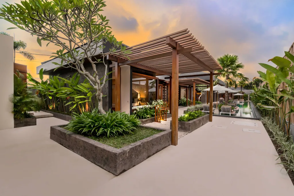Extraordinary 6-Bedroom Villa in Pejeng, Ubud — photo 2