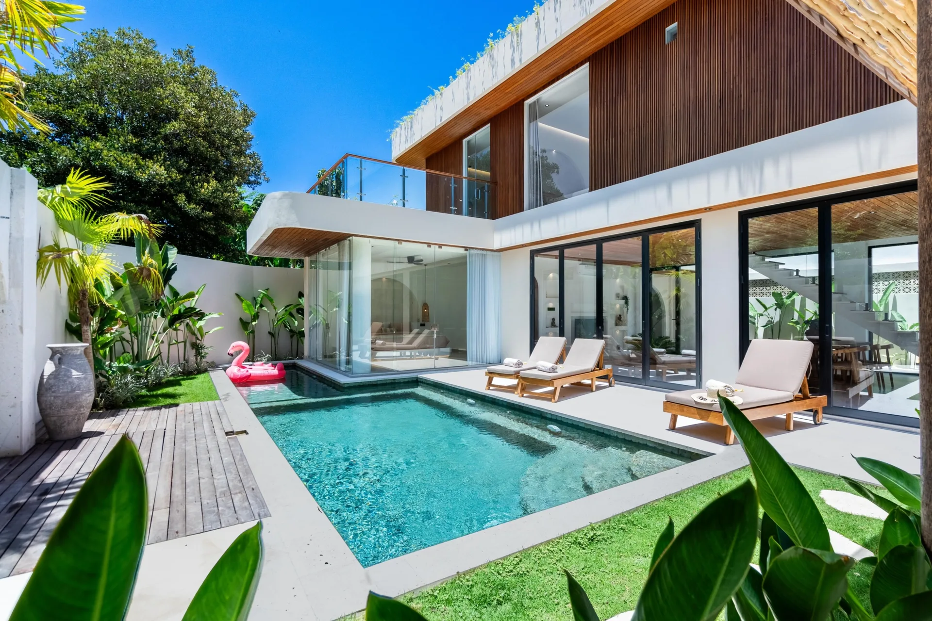 Luxurious Tropical 4 Bedroom Villa in Sanur for Lease