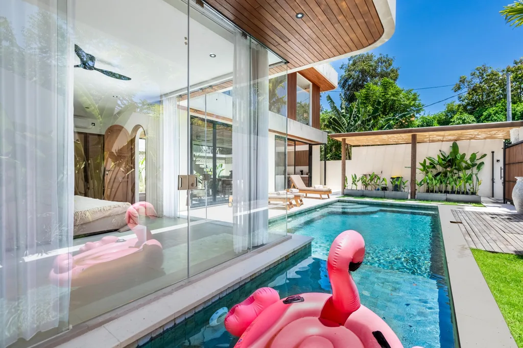 Luxurious Tropical 4 Bedroom Villa in Sanur for Lease — photo 2