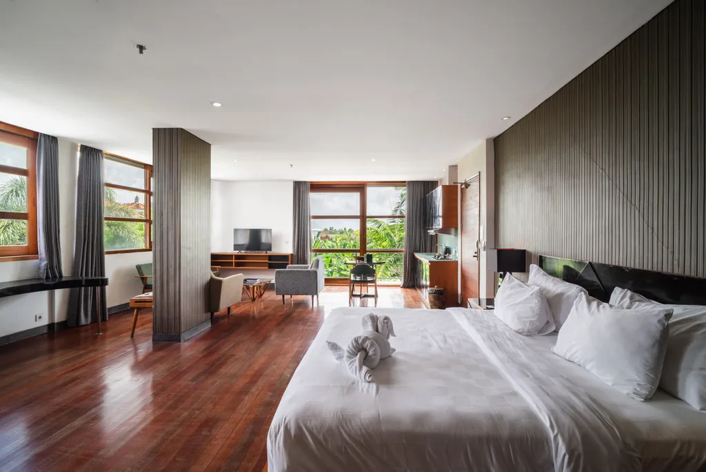 Prime 33-Rooms Hotel for Sale in Petitenget, Seminyak, with Rooftop and Restaurant — photo 3
