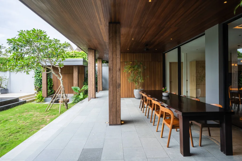 4-Bedroom Luxury Villa for Sale in Tumbak Bayuh, with Exceptional Build Quality — photo 4