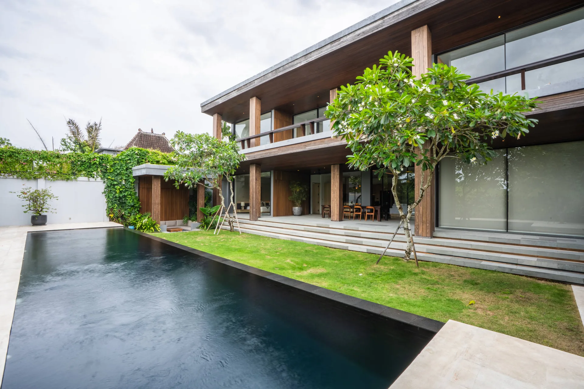 4-Bedroom Luxury Villa for Sale in Tumbak Bayuh, with Exceptional Build Quality