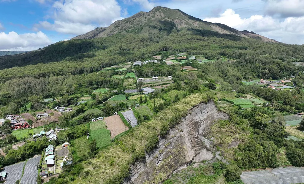 Land with Hot Spring Source and Views in Kintamani for Sale — photo 2