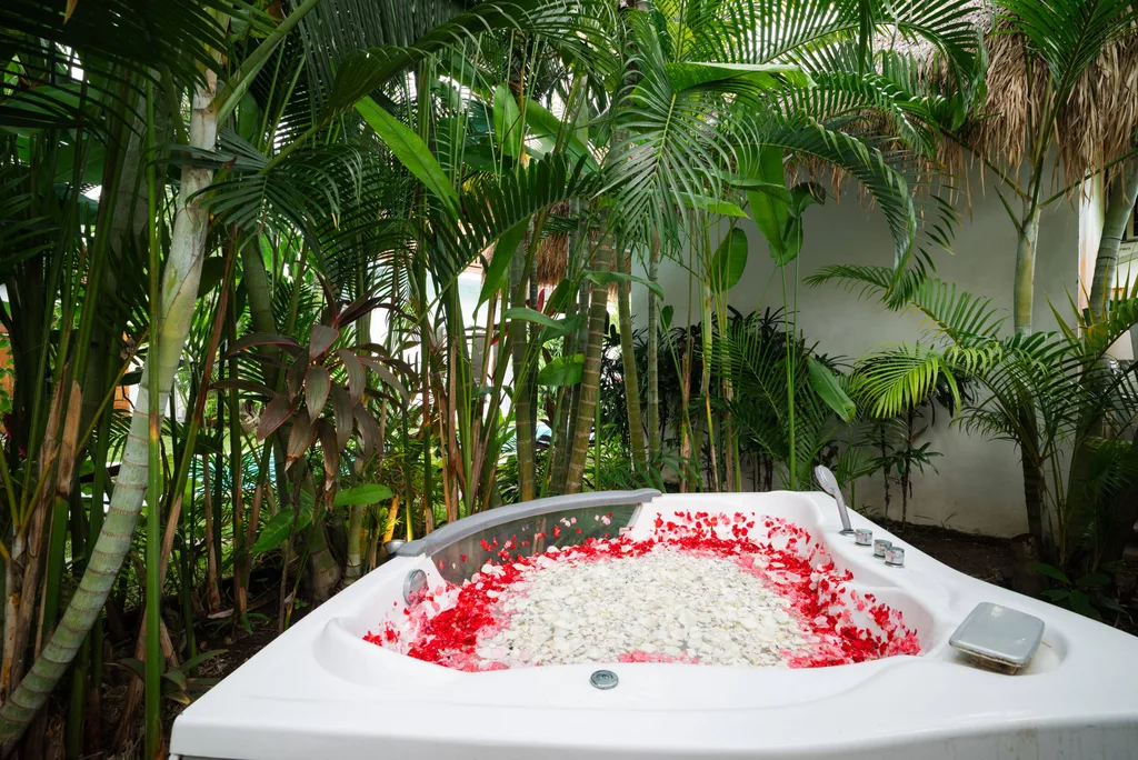 14% net ROI Turnkey 5-Bedroom Investment Villa in Seminyak for Sale — photo 3